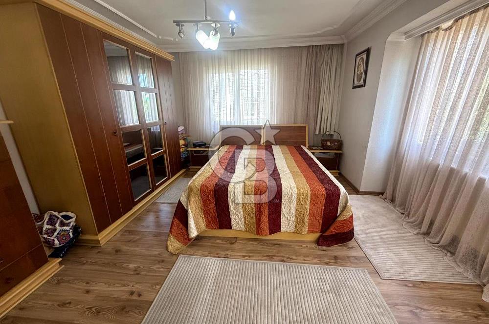 Güzelyurtta Spil Manzaralı Site İçi 5+1 Tripleks Villa