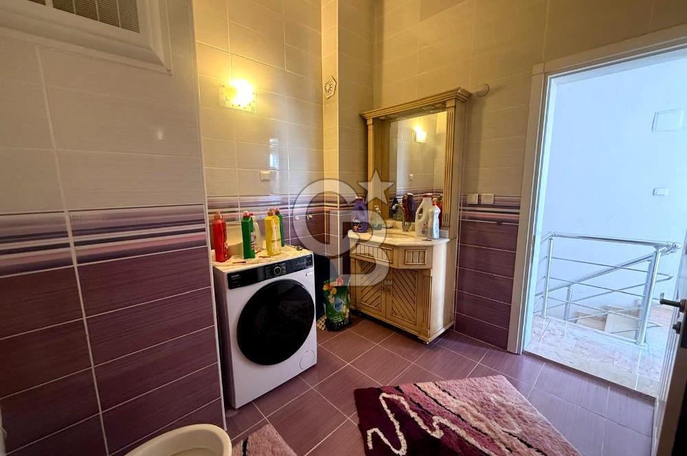 Güzelyurtta Spil Manzaralı Site İçi 5+1 Tripleks Villa