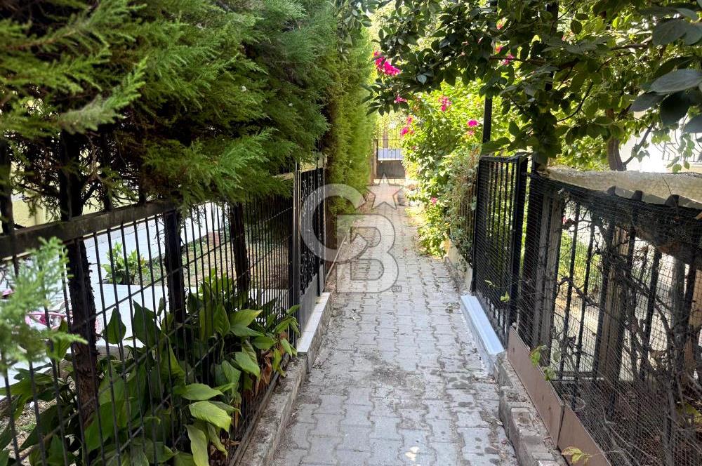 Güzelyurtta Spil Manzaralı Site İçi 5+1 Tripleks Villa