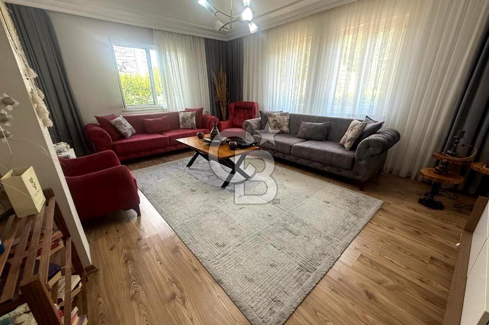 Güzelyurtta Spil Manzaralı Site İçi 5+1 Tripleks Villa