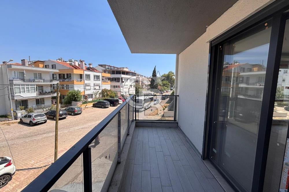 Ayvalık Sarımsaklı'da 1+1 Sıfır Plaja 50m Daire