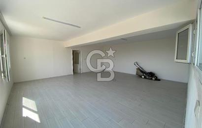 Bornova Yakaköy de Bahçeli 5+2 Kiralık Villa