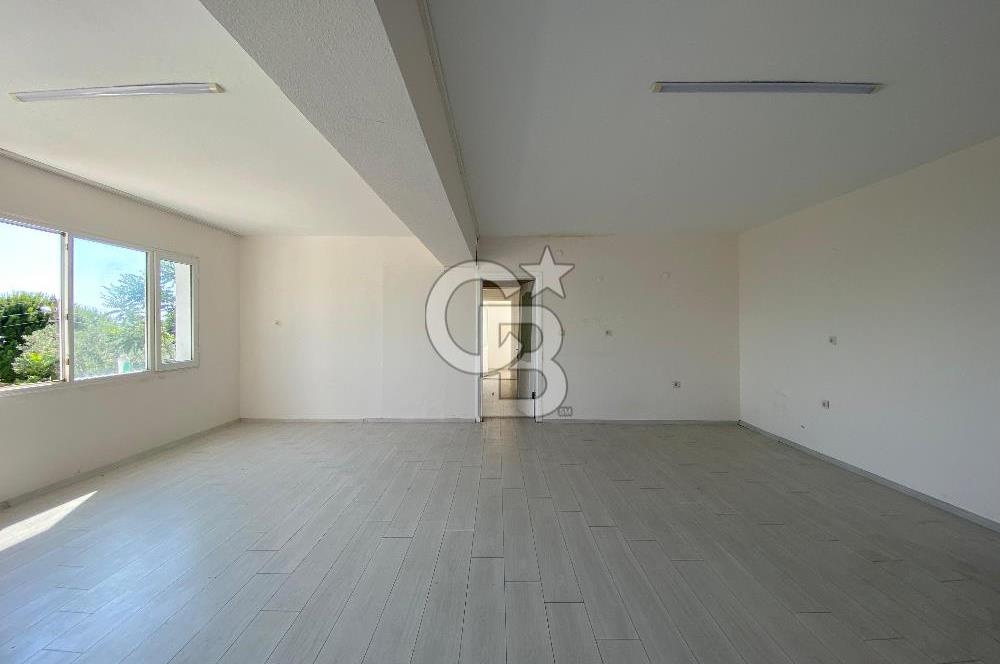 Bornova Yakaköy de Bahçeli 5+2 Kiralık Villa