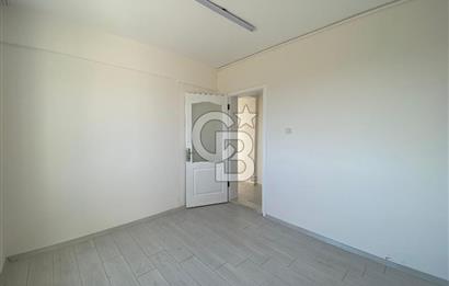 Bornova Yakaköy de Bahçeli 5+2 Kiralık Villa