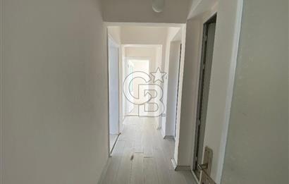 Bornova Yakaköy de Bahçeli 5+2 Kiralık Villa