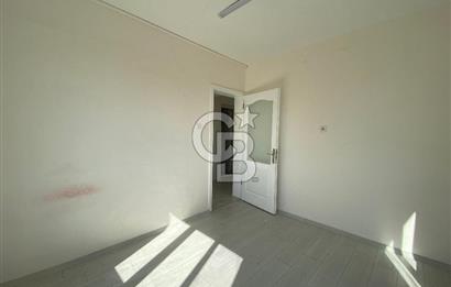 Bornova Yakaköy de Bahçeli 5+2 Kiralık Villa