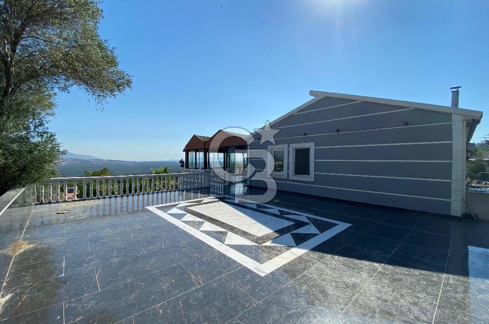 Bornova Yakaköy de Bahçeli 5+2 Kiralık Villa