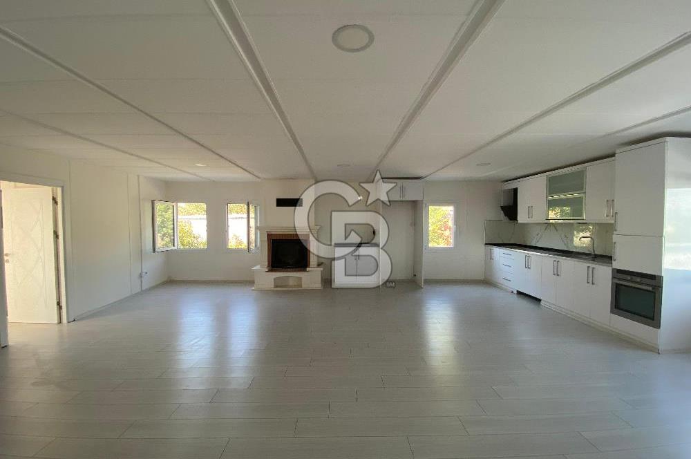 Bornova Yakaköy de Bahçeli 5+2 Kiralık Villa