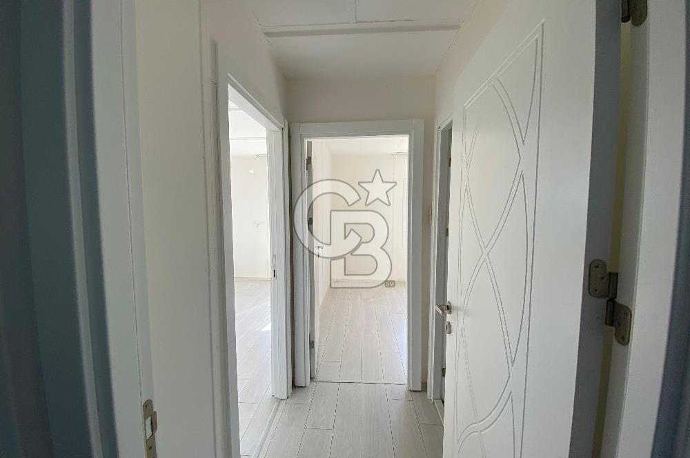 Bornova Yakaköy de Bahçeli 5+2 Kiralık Villa