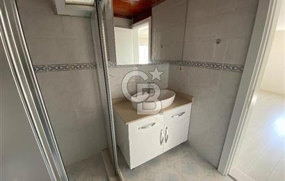 Bornova Yakaköy de Bahçeli 5+2 Kiralık Villa