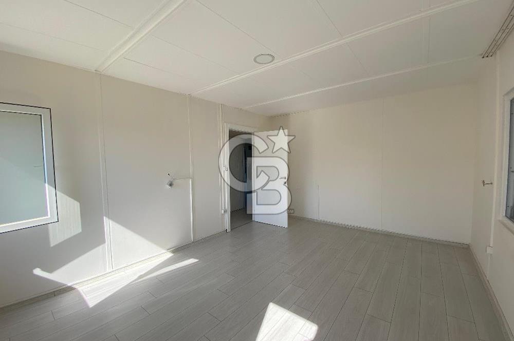 Bornova Yakaköy de Bahçeli 5+2 Kiralık Villa