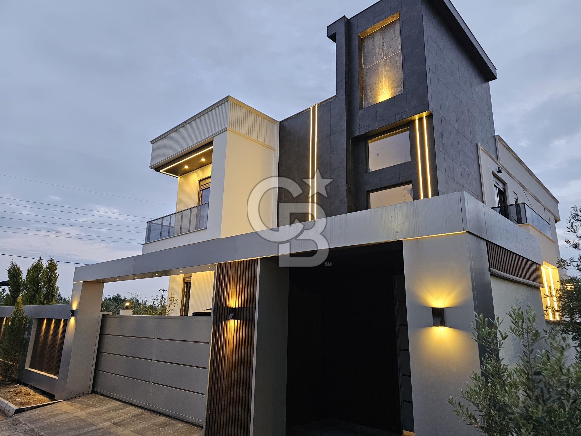 Antalya Döşemealtı'nın Kalbinde Lüks, Modern, Satılık 4+1 Villa!