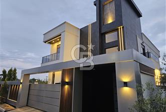 Antalya Döşemealtı'nın Kalbinde Lüks, Modern, Satılık 4+1 Villa!