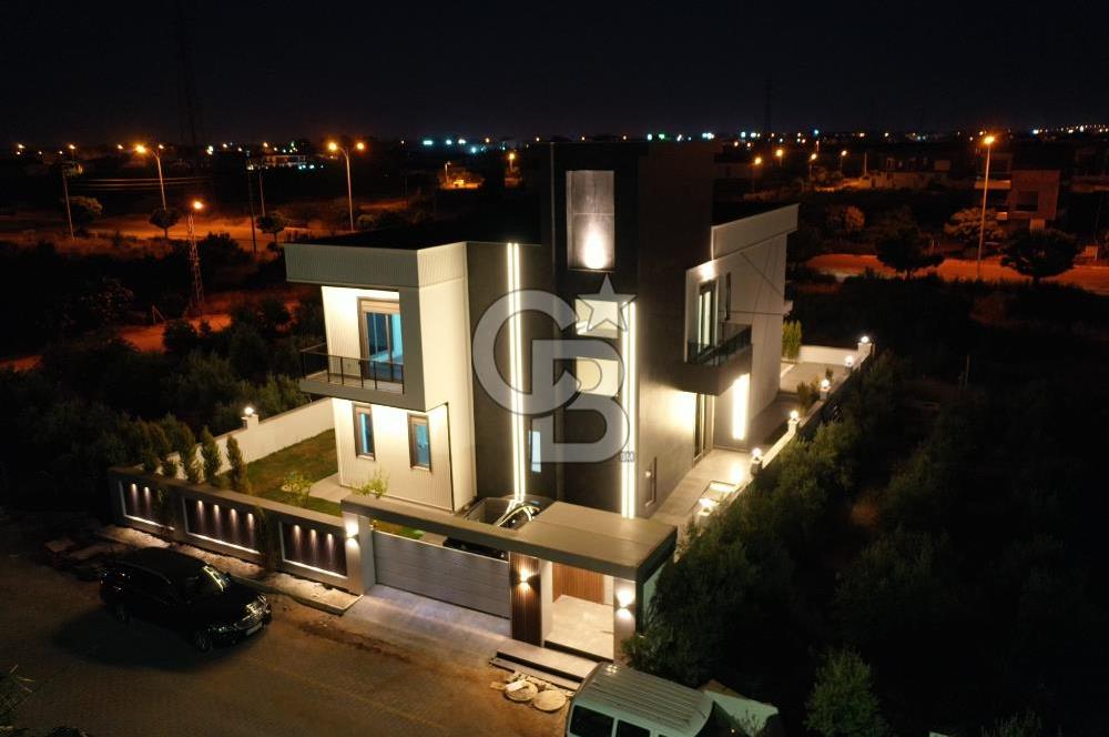 Antalya Döşemealtı'nın Kalbinde Lüks, Modern, Satılık 4+1 Villa!