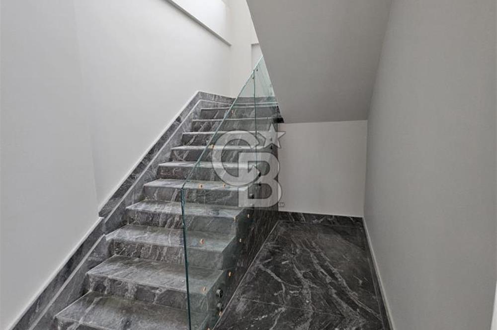 Antalya Döşemealtı Modern Mimarili, Lüks, Havuzlu Satılık Villa