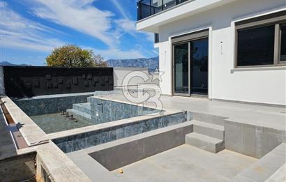 Antalya Döşemealtı Modern Mimarili, Lüks, Havuzlu Satılık Villa