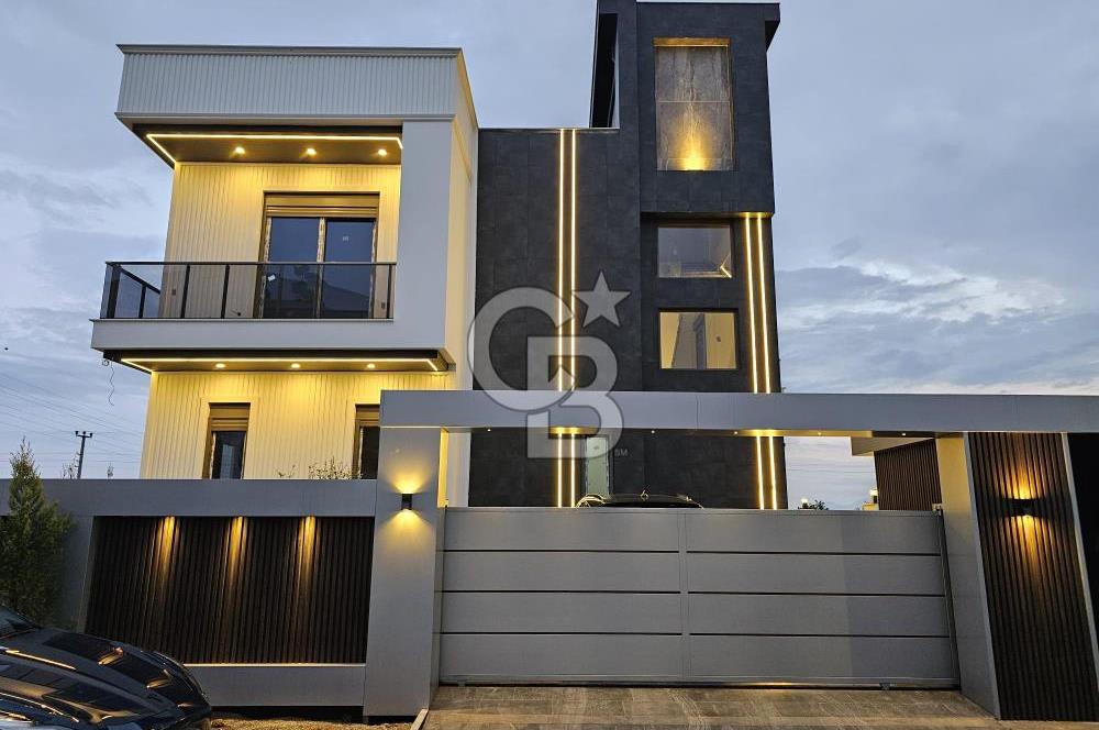 Antalya Döşemealtı'nın Kalbinde Lüks, Modern, Satılık 4+1 Villa!