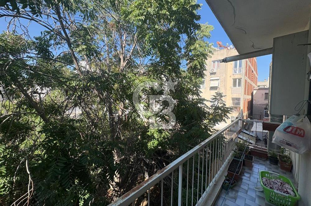 ✅ Karşıyaka Tuna Mahallesi’nde Tiyatro Sokağında, Asansörlü 3+1 Geniş Daire!