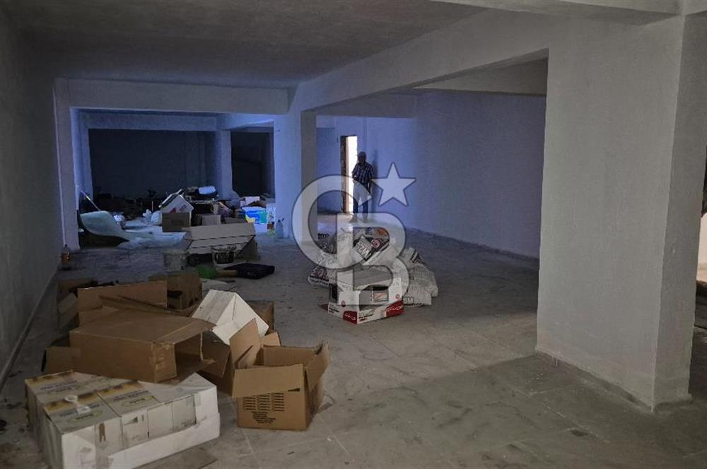 Şirintepe'de Geniş Ticari Dükkan | 250m²+Bodrum+Bahçe+Otopark