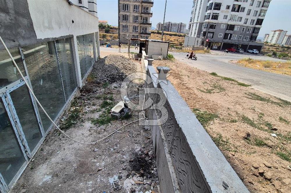 Şirintepe'de Geniş Ticari Dükkan | 250m²+Bodrum+Bahçe+Otopark