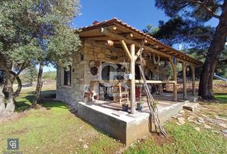 URLA'DA SATILIK ÇİFTLİK EVİ 