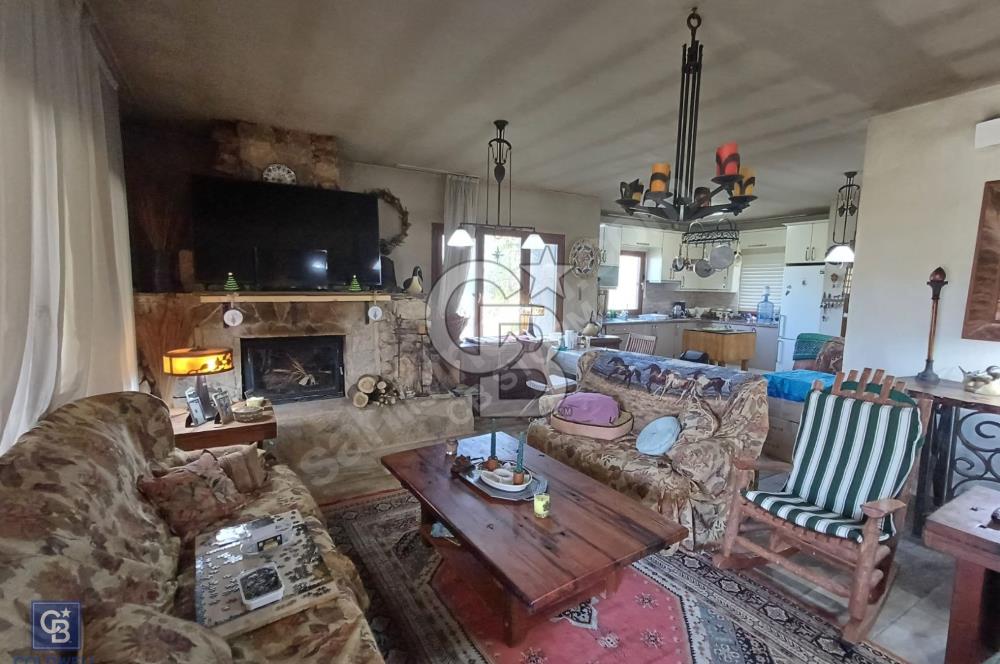 URLA'DA SATILIK ÇİFTLİK EVİ 