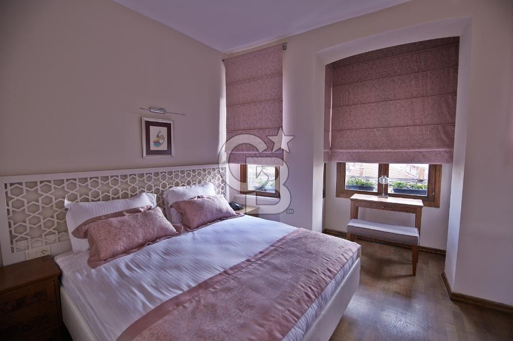 Beyoğlu Billur Sokak’ta 5 Katlı, 8 Odalı Satılık Otel
