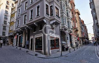 Beyoğlu Billur Sokak’ta 5 Katlı, 8 Odalı Satılık Otel
