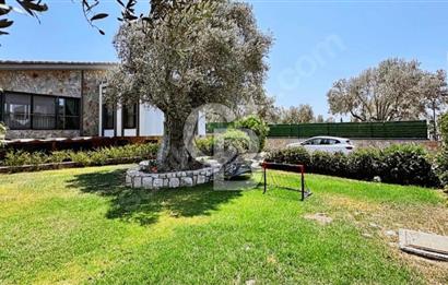  URLA BADEMLER 1000 m2 SATILIK MÜSTAKİL ŞÖMİNELİ 5+2 TAŞ VİLLA