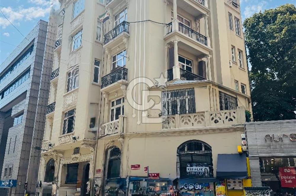 Tabela Değerli Teşvikiye Meydan da Bakımlı Yüksek Giriş Kat