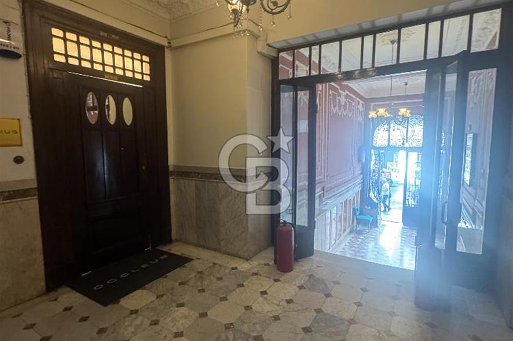 Tabela Değerli Teşvikiye Meydan da Bakımlı Yüksek Giriş Kat