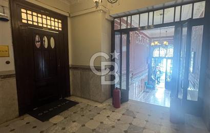 Tabela Değerli Teşvikiye Meydan da Bakımlı Yüksek Giriş Kat