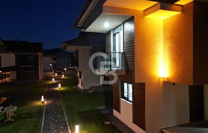 Dikili Salihleraltında Satılık 5+1 Müstakil Fırsat Villa!