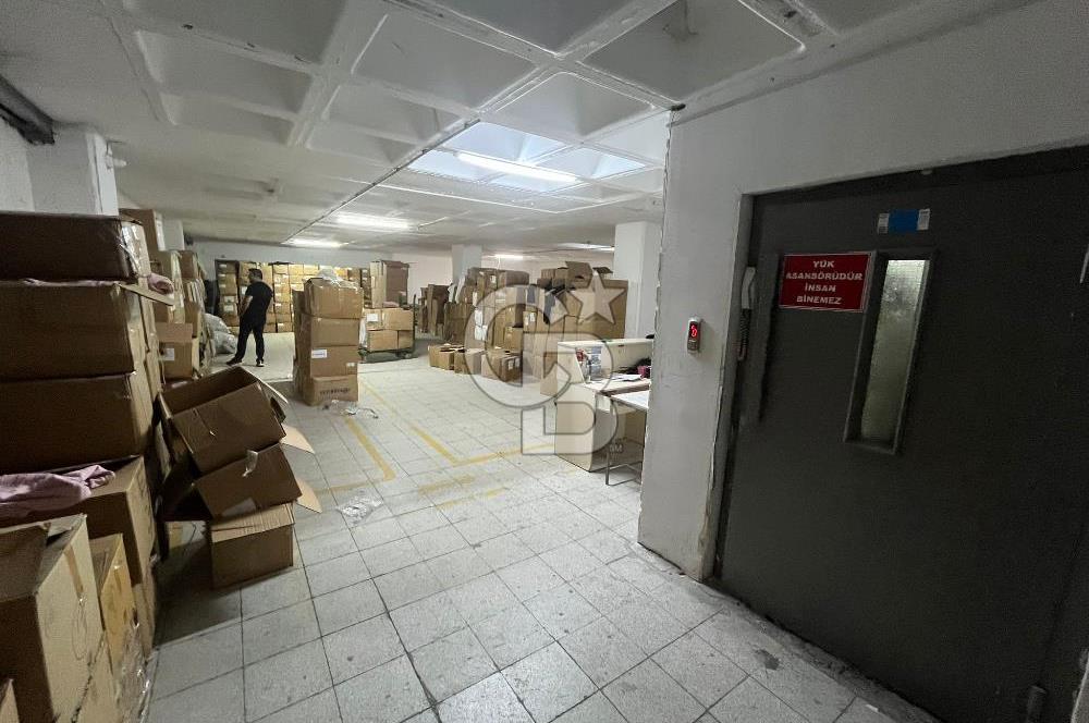 Bornova MTK Sitesi'nde Satılık 1600m2 İş Yeri
