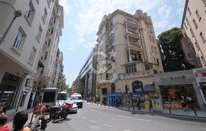 Tabela Değerli Teşvikiye Meydan da Bakımlı Yüksek Giriş Kat