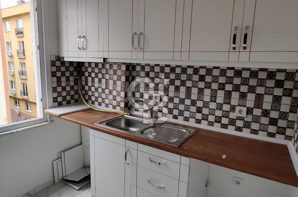 Şişli Kurtuluş Caddesi - Şahin Sokakta Satılık 2+1 Köşe Daire