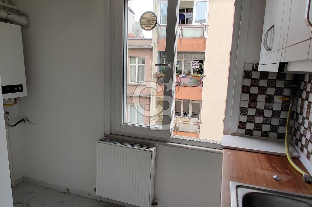 Şişli Kurtuluş Caddesi - Şahin Sokakta Satılık 2+1 Köşe Daire