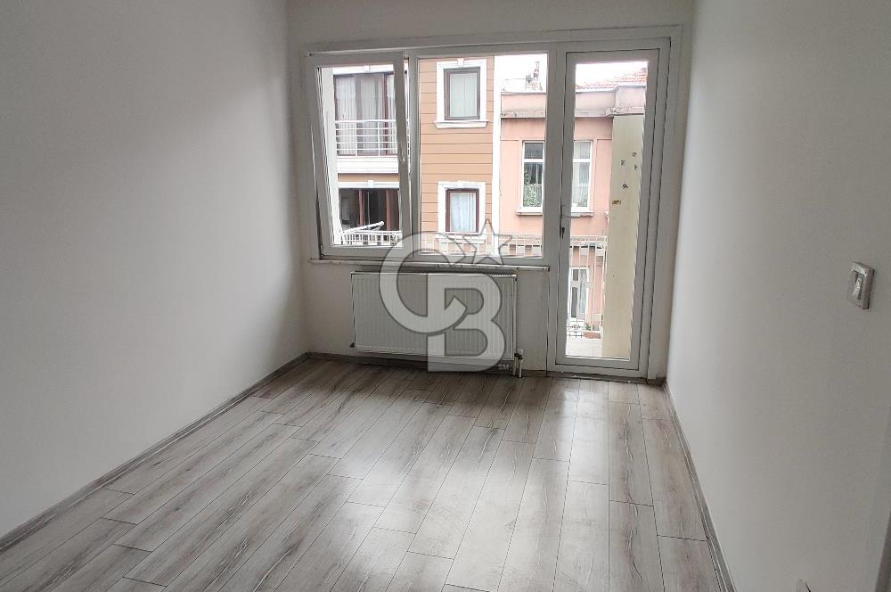 Şişli Kurtuluş Caddesi - Şahin Sokakta Satılık 2+1 Köşe Daire