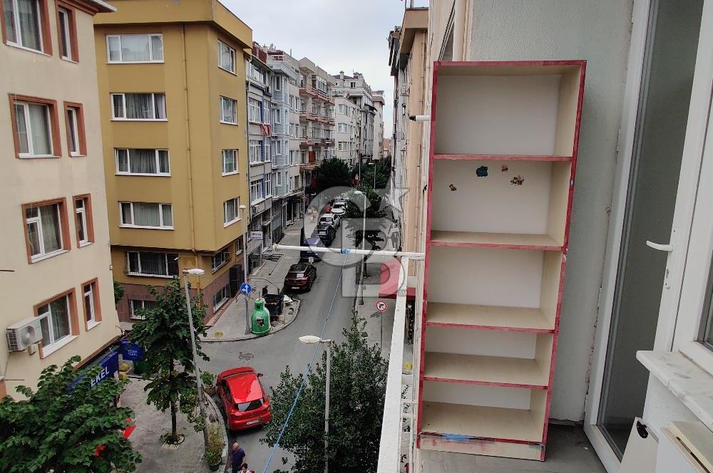 Şişli Kurtuluş Caddesi - Şahin Sokakta Satılık 2+1 Köşe Daire