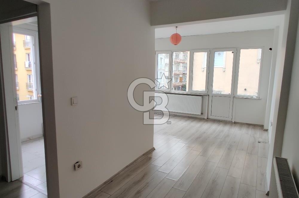 Şişli Kurtuluş Caddesi - Şahin Sokakta Satılık 2+1 Köşe Daire