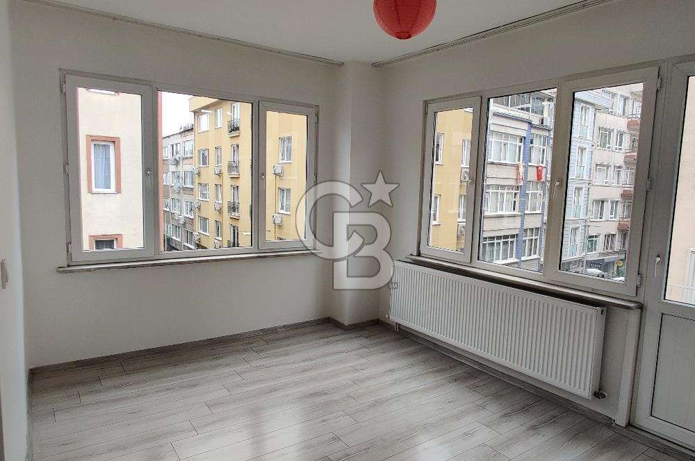 Şişli Kurtuluş Caddesi - Şahin Sokakta Satılık 2+1 Köşe Daire