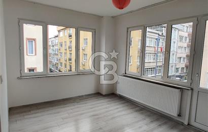 Şişli Kurtuluş Caddesi - Şahin Sokakta Satılık 2+1 Köşe Daire