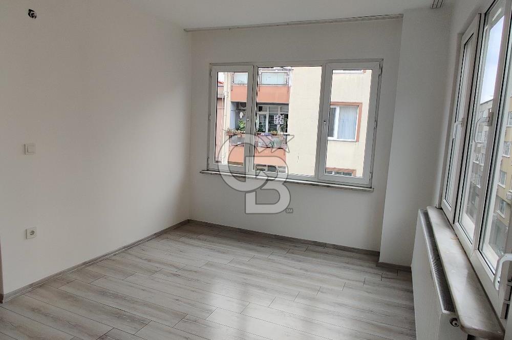Şişli Kurtuluş Caddesi - Şahin Sokakta Satılık 2+1 Köşe Daire