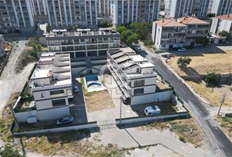 ÇANAKKALE İNTEPEDE BOĞAZ MANZARALI SATILIK TRİPLEKS VİLLA