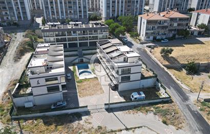 ÇANAKKALE İNTEPEDE BOĞAZ MANZARALI SATILIK TRİPLEKS VİLLA