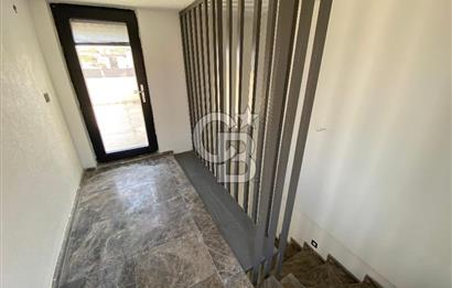 ÇANAKKALE İNTEPEDE BOĞAZ MANZARALI SATILIK TRİPLEKS VİLLA