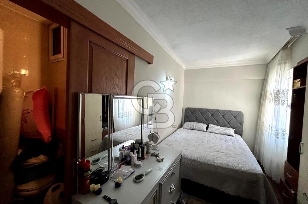 İZMİR BORNOVA YEŞİLOVA'DA SATILIK 5 KATLI BİNA