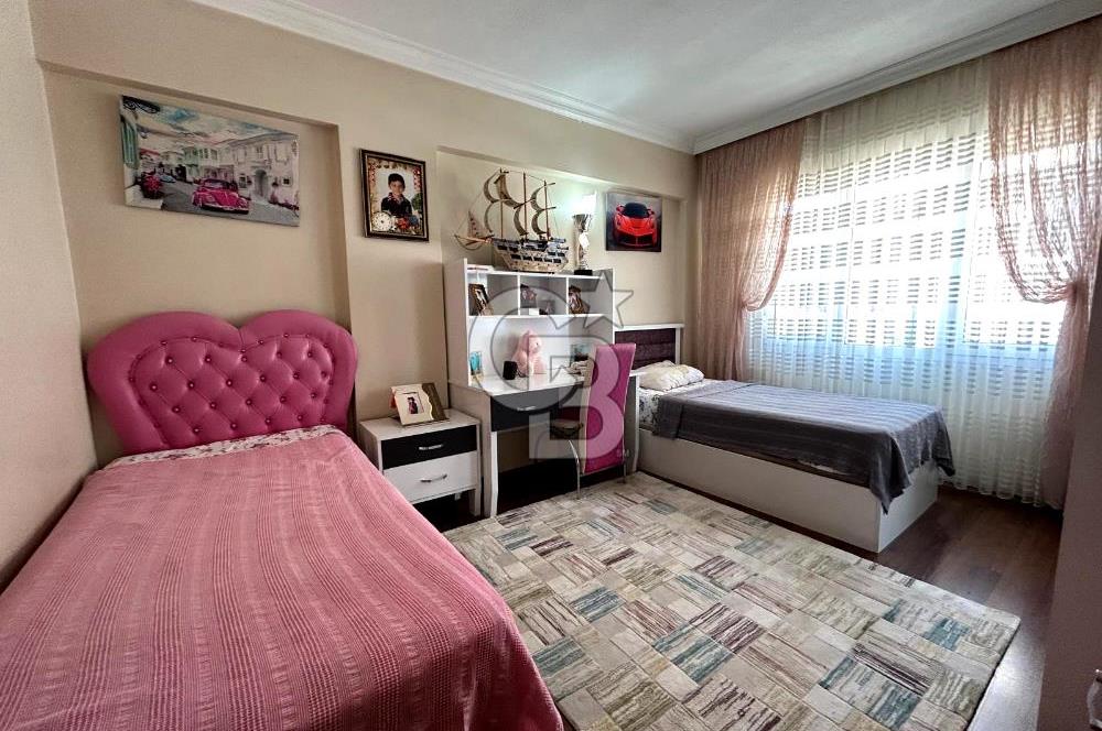 İZMİR BORNOVA YEŞİLOVA'DA SATILIK 5 KATLI BİNA