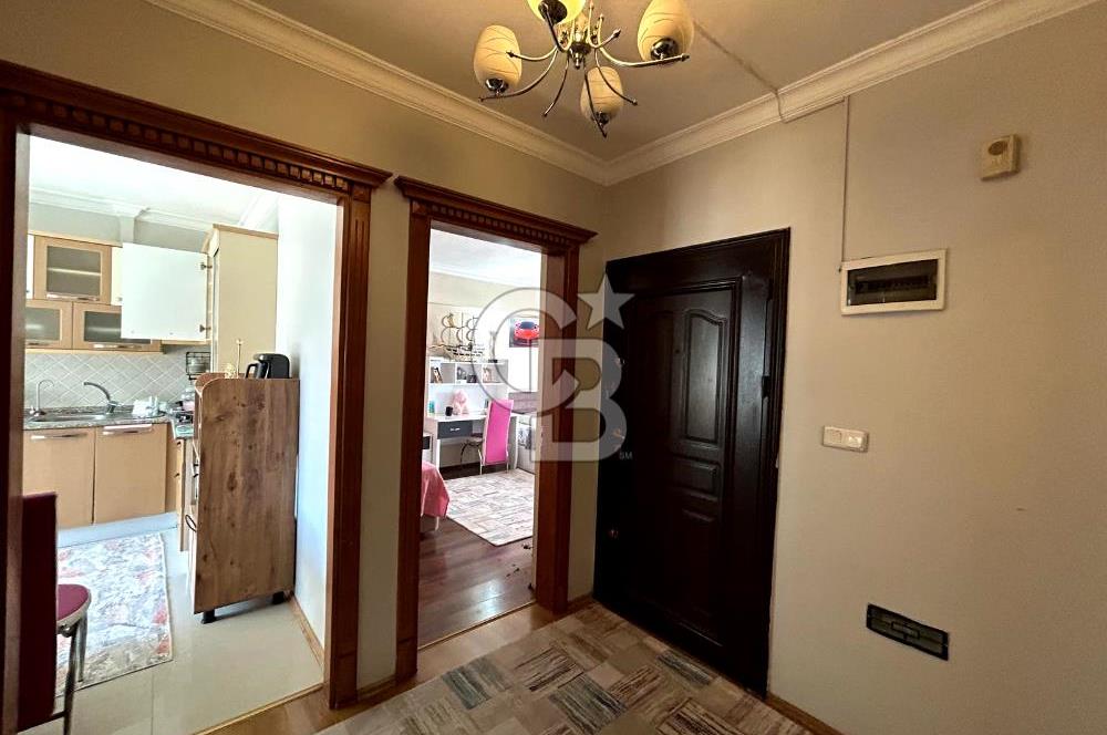 İZMİR BORNOVA YEŞİLOVA'DA SATILIK 5 KATLI BİNA