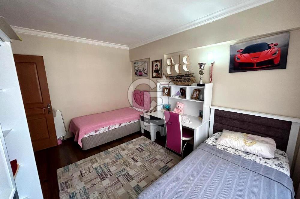 İZMİR BORNOVA YEŞİLOVA'DA SATILIK 5 KATLI BİNA